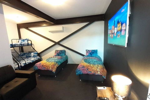 Hobart Waterfront Luxury Retreat - Mackay Tourism 1