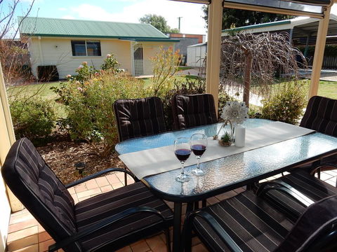 Holiday Home By The Beach In St Helens - Mackay Tourism 3