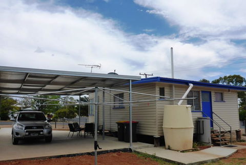 Holiday House Clermont - Mackay Tourism 2