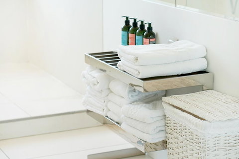 HomeHotel- Luxury And Contemporary Apartment. - Mackay Tourism 2