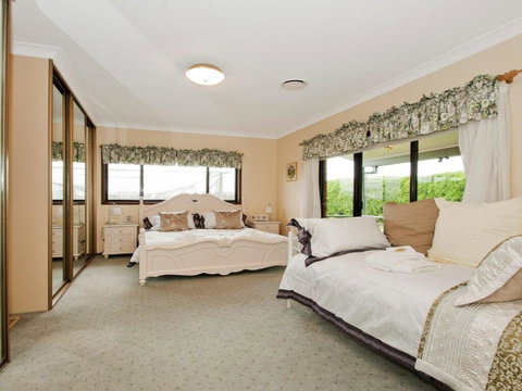 Hope - Country Farm Stay For Large Groups - Mackay Tourism 1