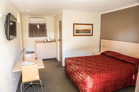 Hotel Canobolas Motel And Units - Mackay Tourism 1