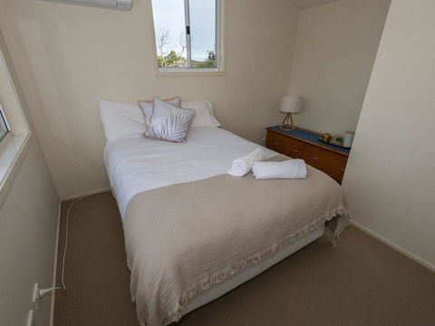 Island View - 80 Lentara St - Large Family Home, Pool, WIFI And Sweeping Views Of Fingal - Mackay Tourism 3