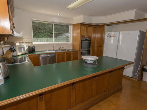 Island View - 80 Lentara St - Large Family Home, Pool, WIFI And Sweeping Views Of Fingal - Mackay Tourism 2