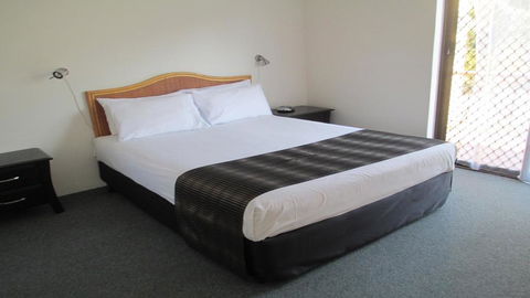 Jadon Place Holiday Apartments - Mackay Tourism 0