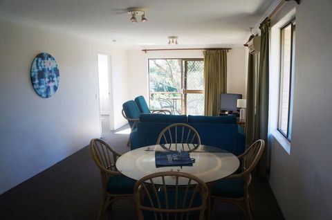 Jadon Place Holiday Apartments - Mackay Tourism 3
