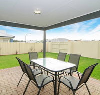 Kangaroo Retreat - Mackay Tourism