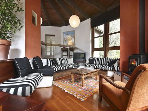 Kanimbla View Clifftop Retreat - Mackay Tourism 1