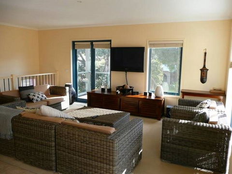 Kava Villa Cowes - Mackay Tourism 1