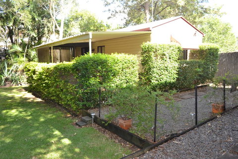 Kedron Cottages - Mackay Tourism 0