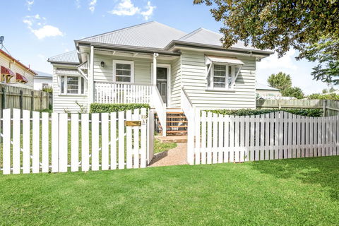 Keeler Cottage - Mackay Tourism 1