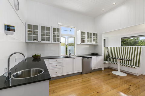 Kenilworth Boutique Accommodation - Mackay Tourism 0