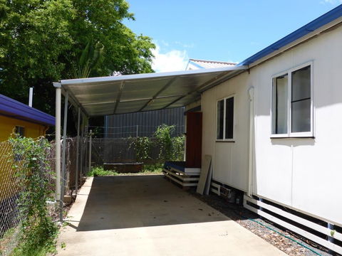 Kenny's Cabin - Mackay Tourism 0