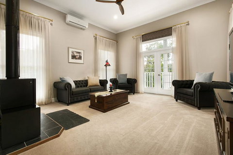 Kerami Manor & Day Spa - Mackay Tourism 2