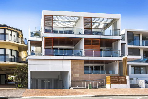 Kiama Seaside Getaway - Mackay Tourism 0