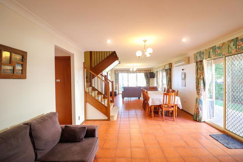 Kingfisher LakeHouse - Mackay Tourism 3