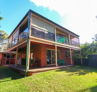 Kingfisher LakeHouse - Mackay Tourism