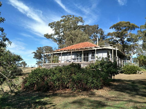 Kinross Metcalfe Farm - Mackay Tourism 0