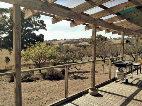 Kinross Metcalfe Farm - Mackay Tourism 1
