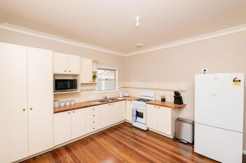 Kinross On Cox Sweet, Neat & Simple + Wifi - Mackay Tourism 0