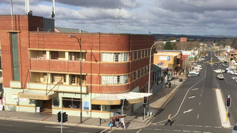 Knickerbocker Hotel - Mackay Tourism 1