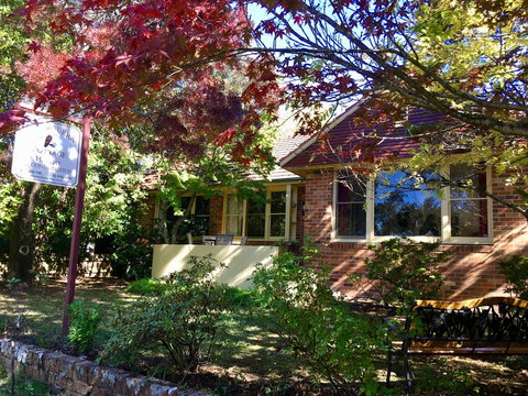 Kookaburra Cottage - Mackay Tourism 2