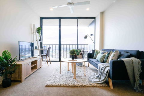 KOZYGURU BRISBANE CITY HIGHRISE 1BED APT SPIRE QBN550-2501 - Mackay Tourism 0