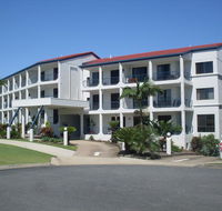 L'Amor Holiday Apartments - Mackay Tourism