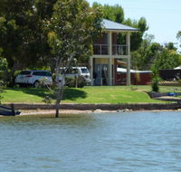 Lake Boga Waterfront Holiday House - Mackay Tourism