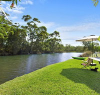 Lake Frontage family fun home - Mackay Tourism