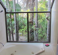 Lake Russell Luxury Retreat - Mackay Tourism