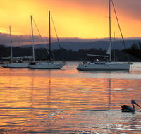 Lakes Edge Cottage - Mackay Tourism