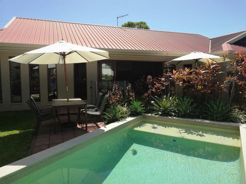 Latania Luxury Villa - Mackay Tourism 1
