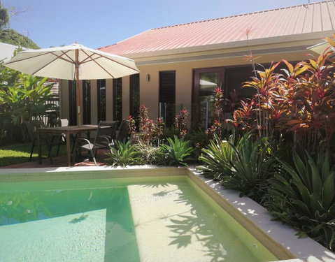 Latania Luxury Villa - Mackay Tourism 0
