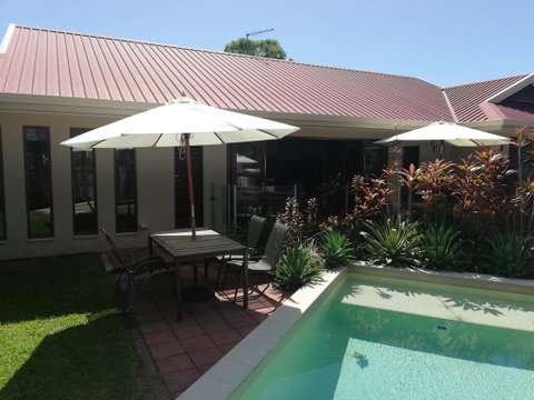 Latania Luxury Villa - Mackay Tourism 3