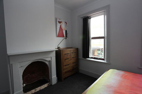 Latrobe Art Apartments - Mackay Tourism 3