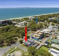 LAVISH BEACH HOUSE ON THE SURF SIDE - Mackay Tourism