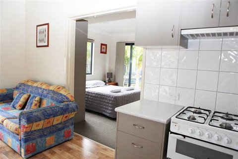 Lazy Acres Caravan Park - Mackay Tourism 2