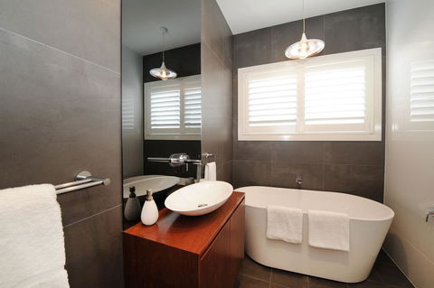 Lewis Street Apartments By Kirsten Serviced Accommodation - Mackay Tourism 2