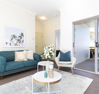 Light bright and spacious unit close to beaches - Mackay Tourism