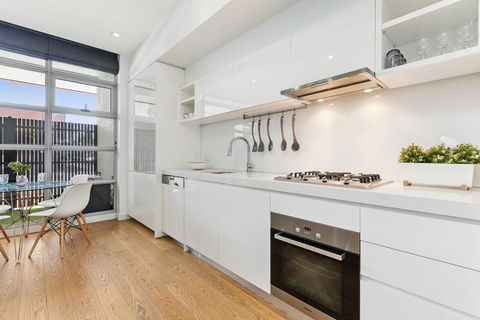 Light-Filled Beachside Apartment In Trendy Area - Mackay Tourism 2