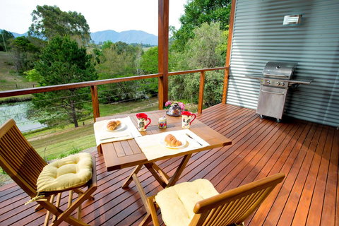Lilypad Luxury Cabins - Mackay Tourism 1