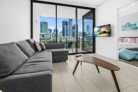 Luxe Apartment With Balcony And Pool Near Galleries - Mackay Tourism 0