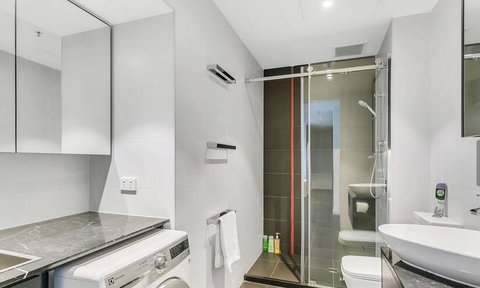 Luxury 2 Bdrm In Watson At Walkerville With Balcony, FREE Carpark, Near Adelaide CBD - Mackay Tourism 1