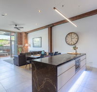 Luxury 3 brm 2 bath Woolstore apt with Courtyard - Mackay Tourism