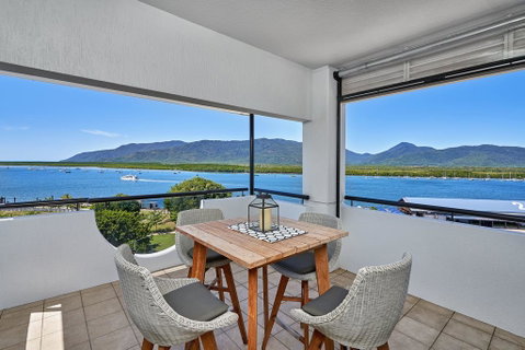 Luxury Cairns Penthouse Apt With Ocean Views (903) - Mackay Tourism 0