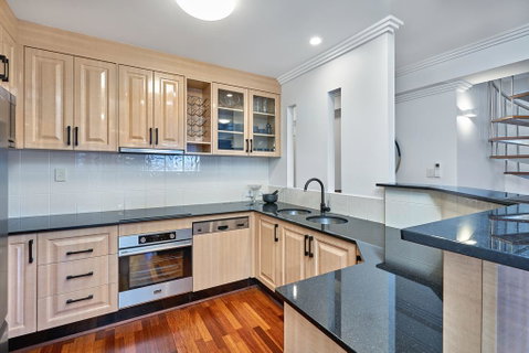Luxury Cairns Penthouse Apt With Ocean Views (903) - Mackay Tourism 2