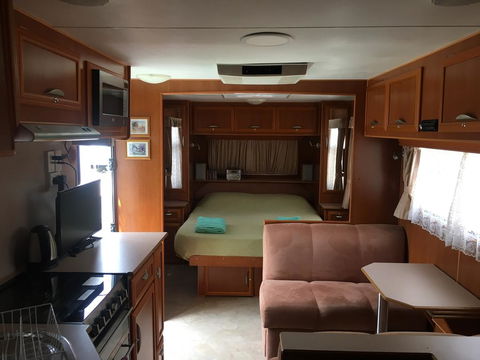 Luxury Caravan - Mackay Tourism 0
