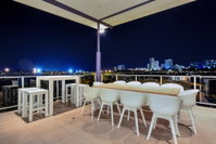 Luxury Darwin City Lights Jacuzzi Central Location Large House New Furnishings