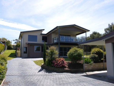 Luxury Near Old Pier Beach - Mackay Tourism 1